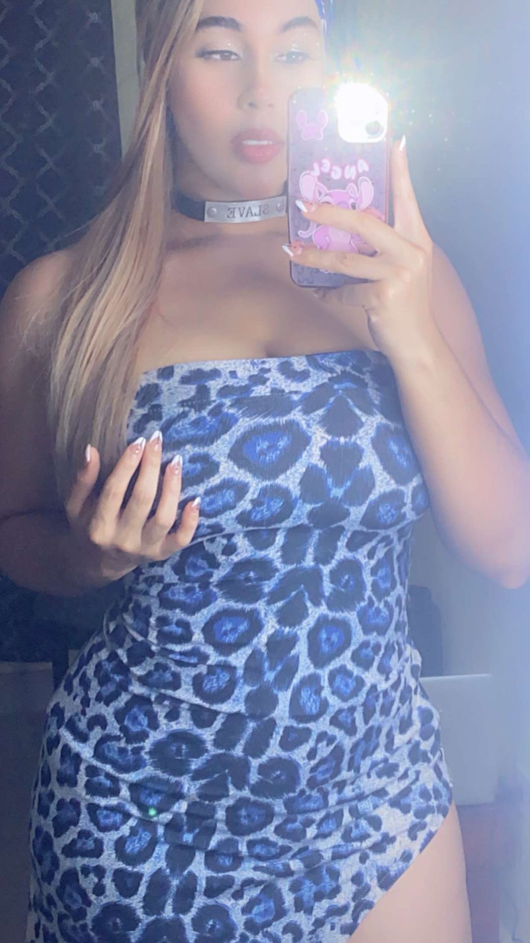 A verified female host on Omoggle, live on video from Latin America